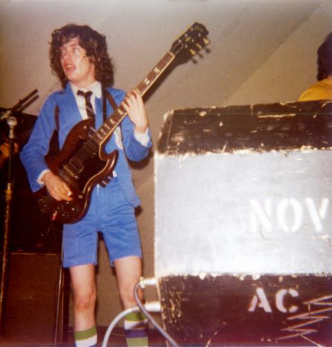 Malcolm Young: le foto più belle del chitarrista che ha fatto la storia ...