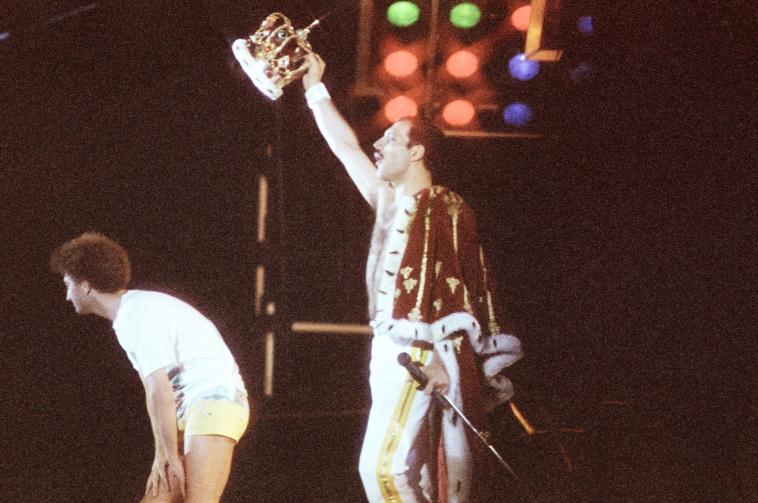 Queen guarda le foto del leggendario concerto a Knebworth Foto 1 di 17