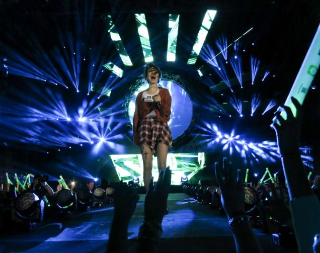 Paramore in concerto a Carson, California. Foto 1 di 19