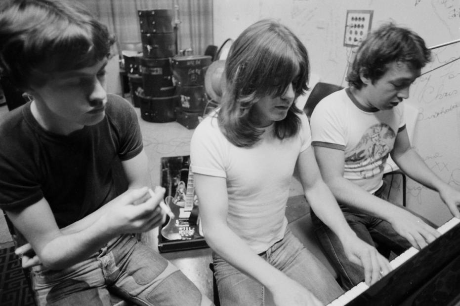 AC/DC