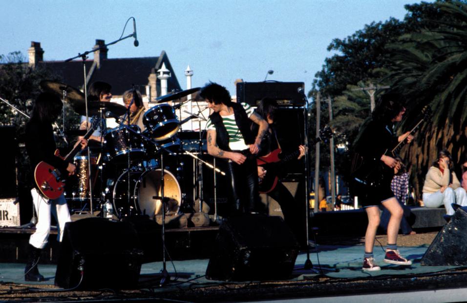AC/DC