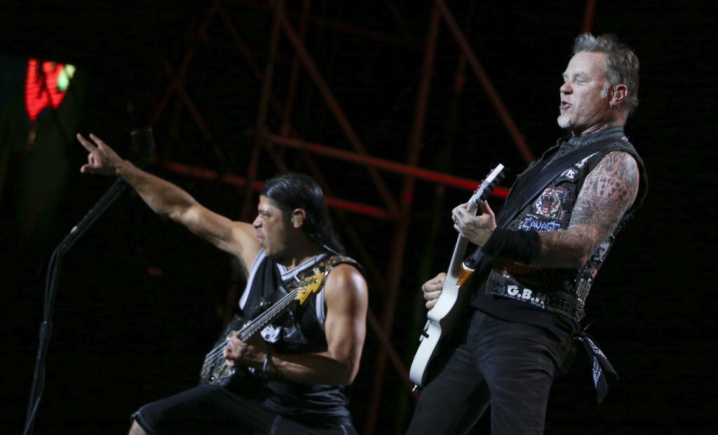 2: Metallica - Trapped Under Ice  (1984)