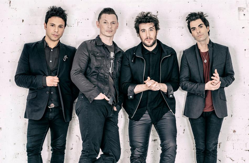 21: STEREOPHONICS - C'EST LA VIE