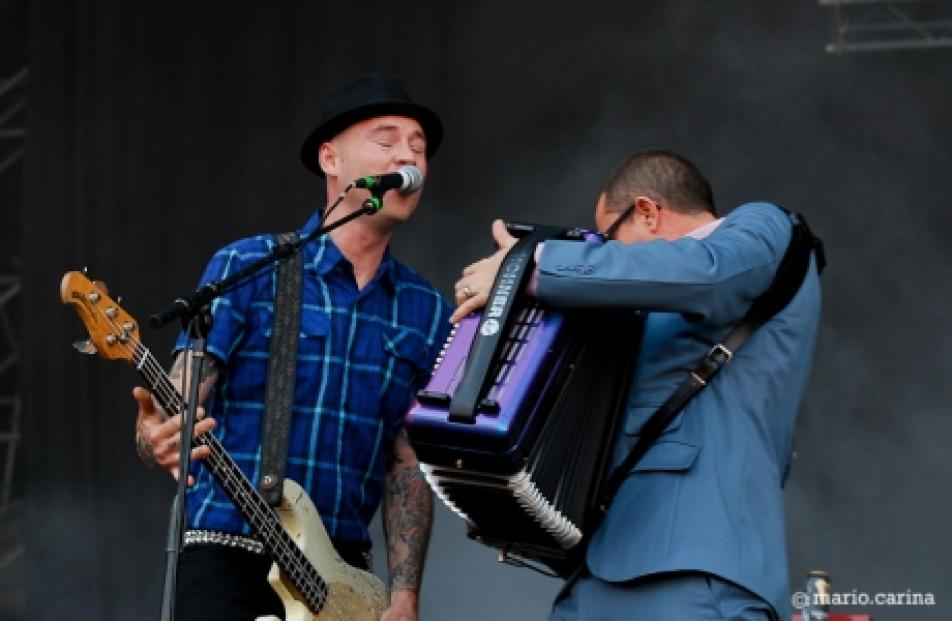 Floggin Molly