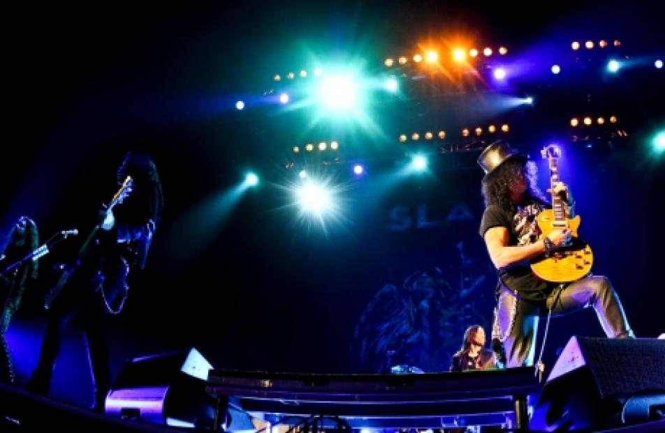 Slash live
