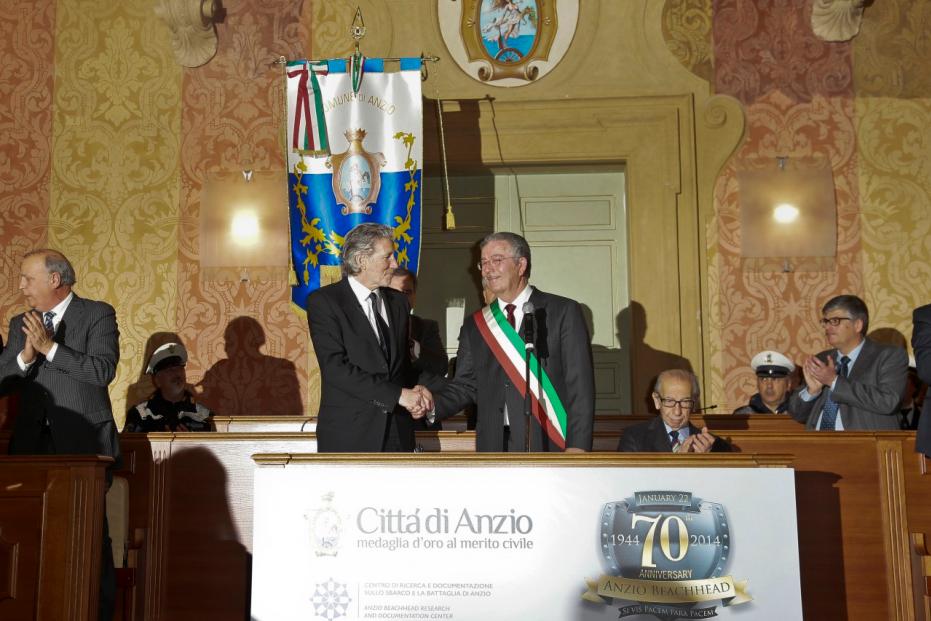 PINK FLOYD BASSIST AND SONGWRITER ROGER WATERS VISITS THE VILLAGES OF ANZIO AND APRILIA NEAR ROME WHERE HIS FATHER ERIC FLETCHER WATERS DIED DURING II