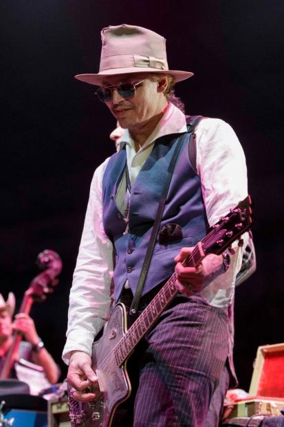 USA - Music - Willie Nelson and Johnny Depp Perform in Austin