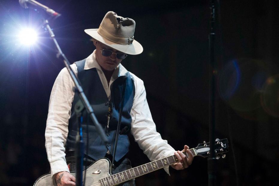 USA - Music - Willie Nelson and Johnny Depp Perform in Austin