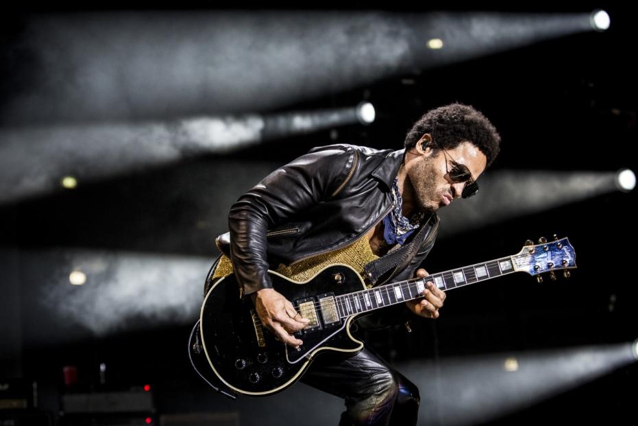 Lenny Kravitz, lezioni di surf per migliorare il sound