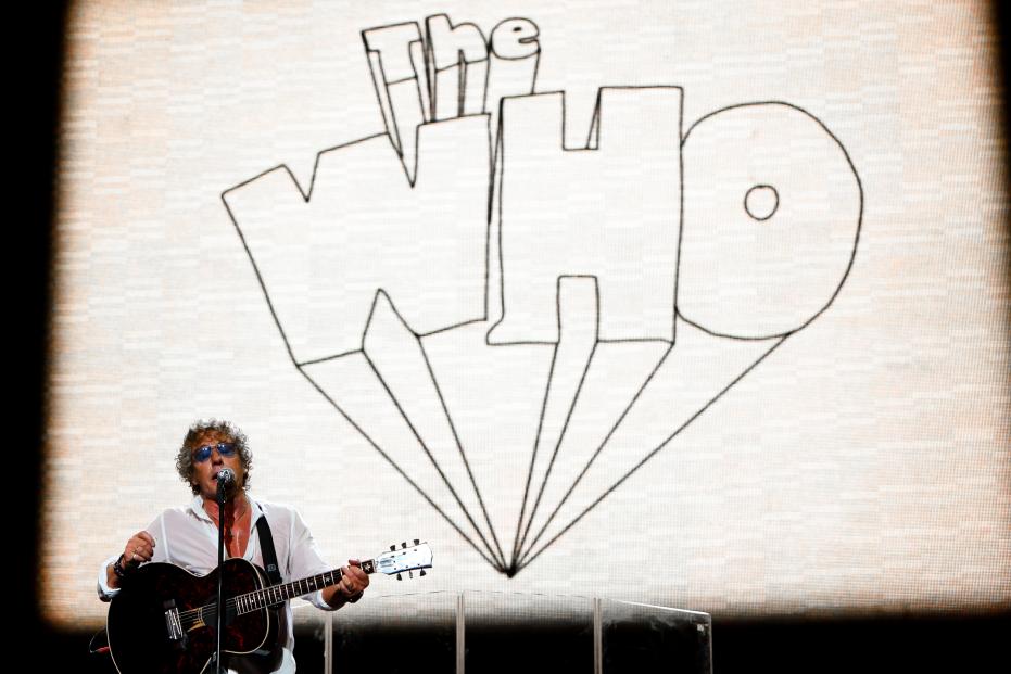 The WHO performing live at YAS ARENA in Abu Dhabi on November 23rd 2014. After race F1 Concert. First date of Anniversary Greatest Hits World Tour