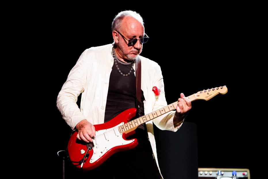 The WHO performing live at YAS ARENA in Abu Dhabi on November 23rd 2014. After race F1 Concert. First date of Anniversary Greatest Hits World Tour