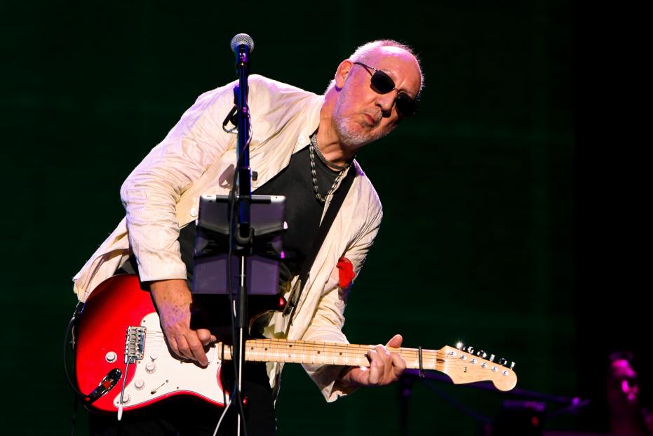 The WHO performing live at YAS ARENA in Abu Dhabi on November 23rd 2014. After race F1 Concert. First date of Anniversary Greatest Hits World Tour