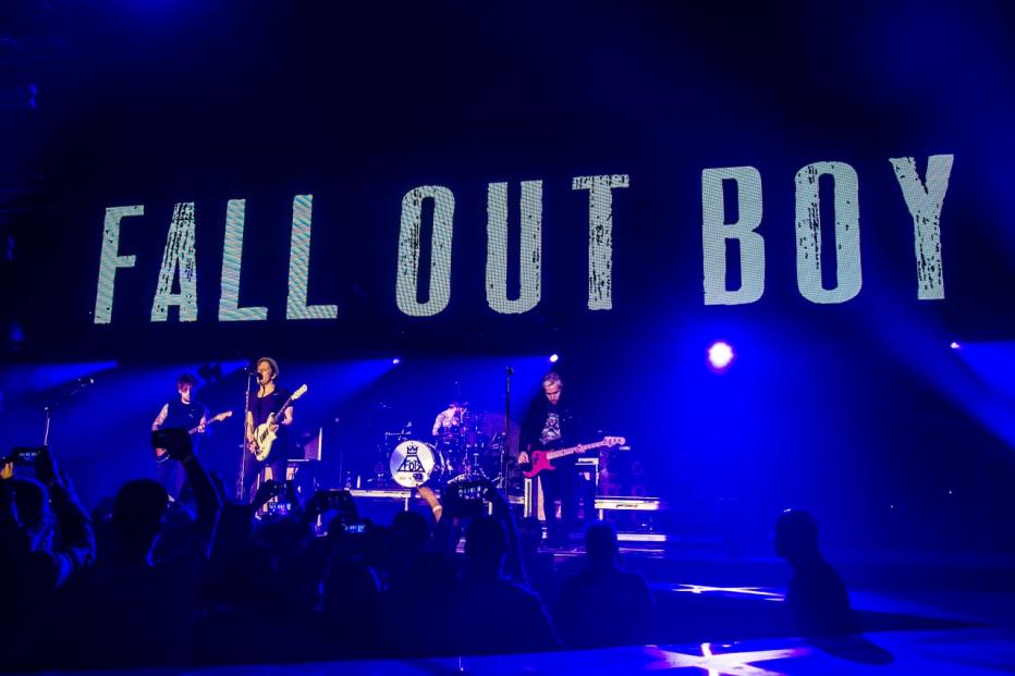 USA - Music - KROQ Almost Acoustic Christmas