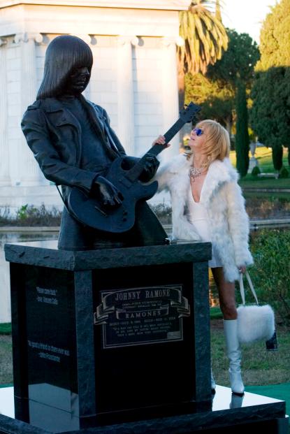 Linda, la vedova di Johnny Ramone
