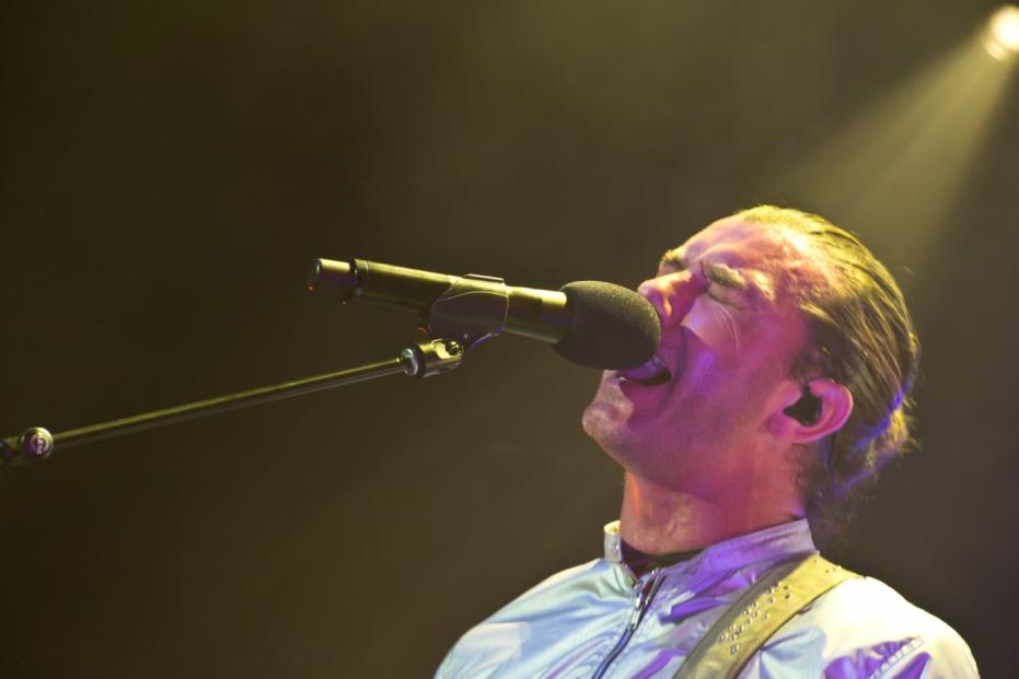 Bush in concert at the Nob Hill Masonic in San Francisco