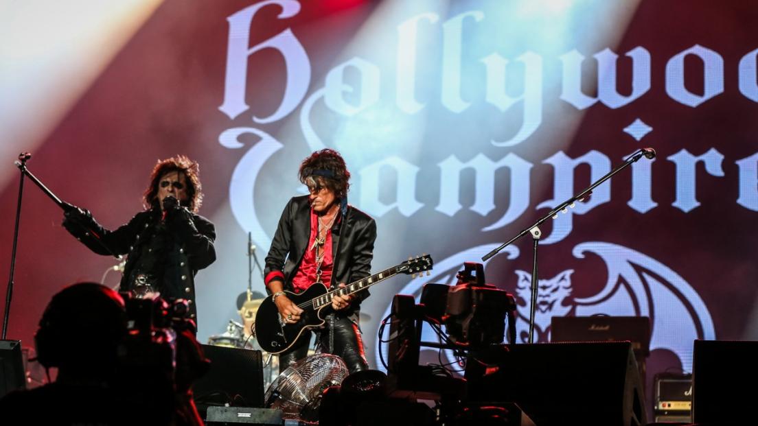 Dave Grohl e gli Hollywood Vampires rendono omaggio a Lemmy Kilmister durante i Grammy. Guarda il video