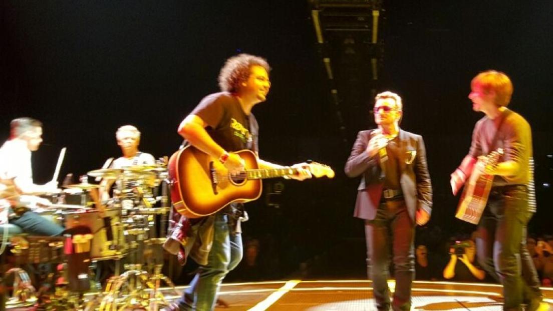 Due fratelli Italiani sul palco con gli U2: Guarda il video
