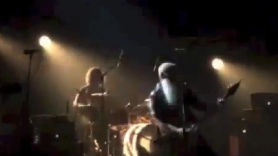 Il video del Bataclan di Parigi al momento dell'interruzione del concerto degli Eagles Of Death Metal