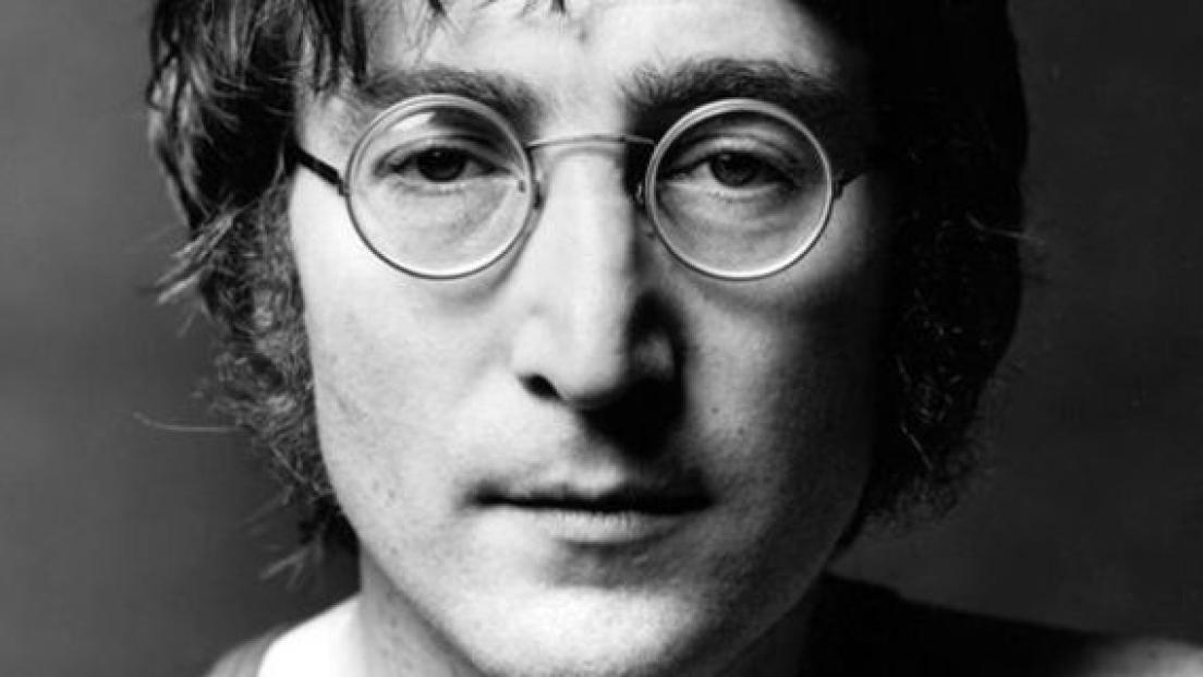 John Lennon: una lettera "rabbiosa" a Paul McCartney finirà all'asta. Guarda le foto 