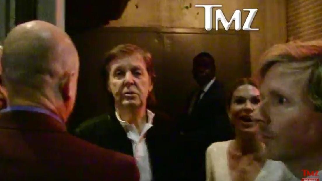 Paul McCartney, Beck e Taylor Hawkins rimbalzati ad un party dopo i Grammy. INCREDIBILE! Guarda il video