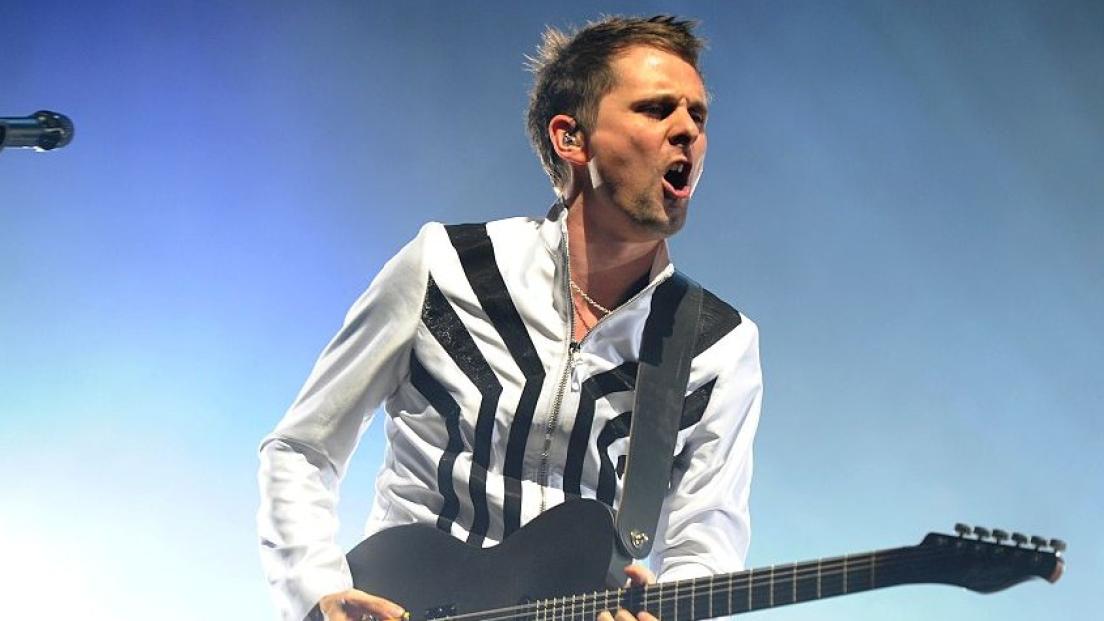 Muse, Matt Bellamy: "mi piacerebbe suonare sotto le piramidi Egiziane". Le ambizioni del tour di Simulation Theory