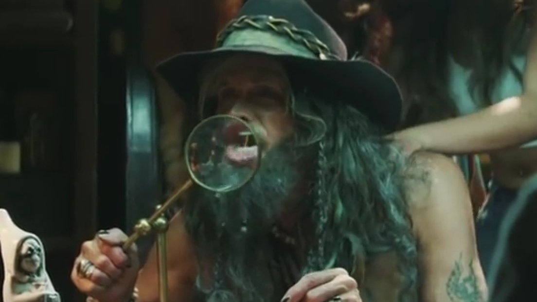 Aerosmith: Steven Tyler protagonista del trailer del film horror Happy Birthday. Guarda il video