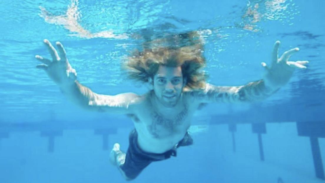 Nirvana: quando il bambino di Nevermind ricreò la copertina del disco! Guarda la foto