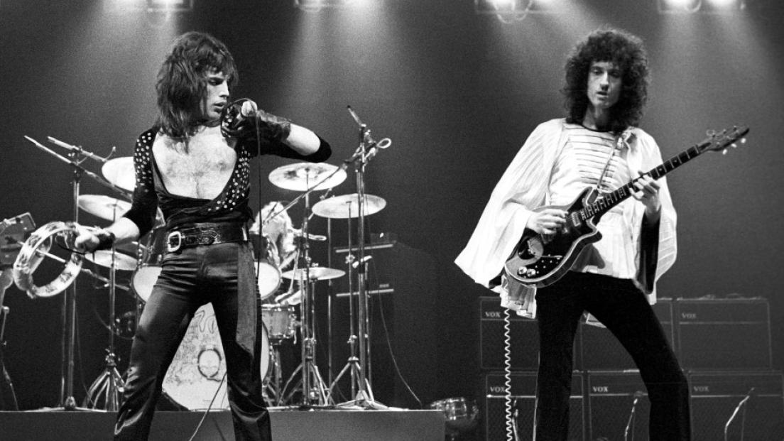 Queen, Brian May ha donato i suoi abiti di scena originali per le riprese del film Bohemian Rhapsody