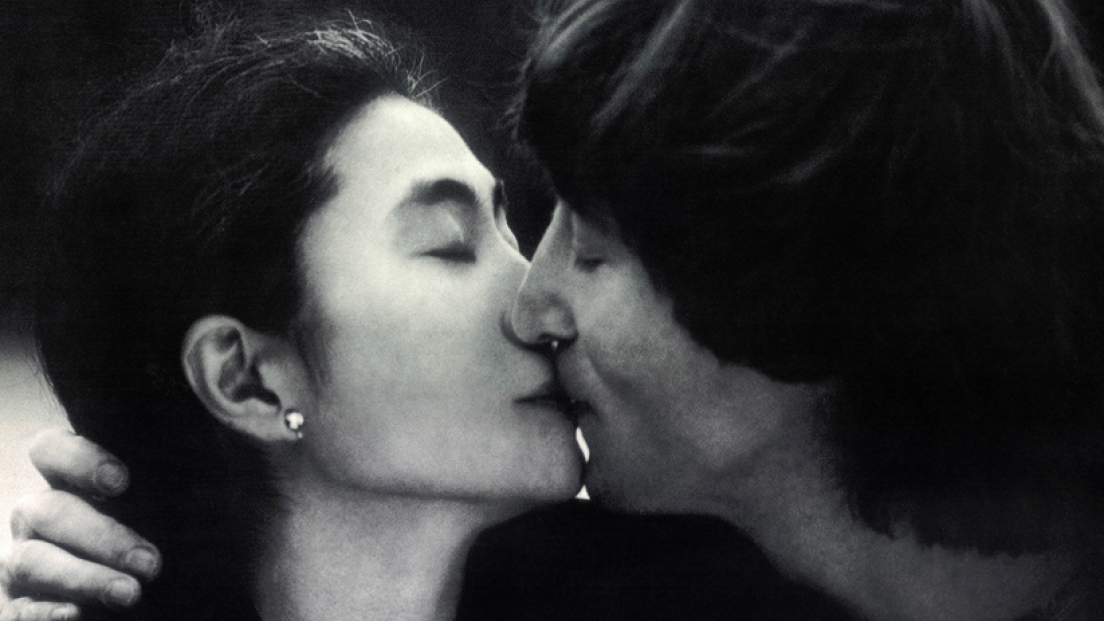 John Lennon, all’asta l’album che aveva autografato al suo assassino 