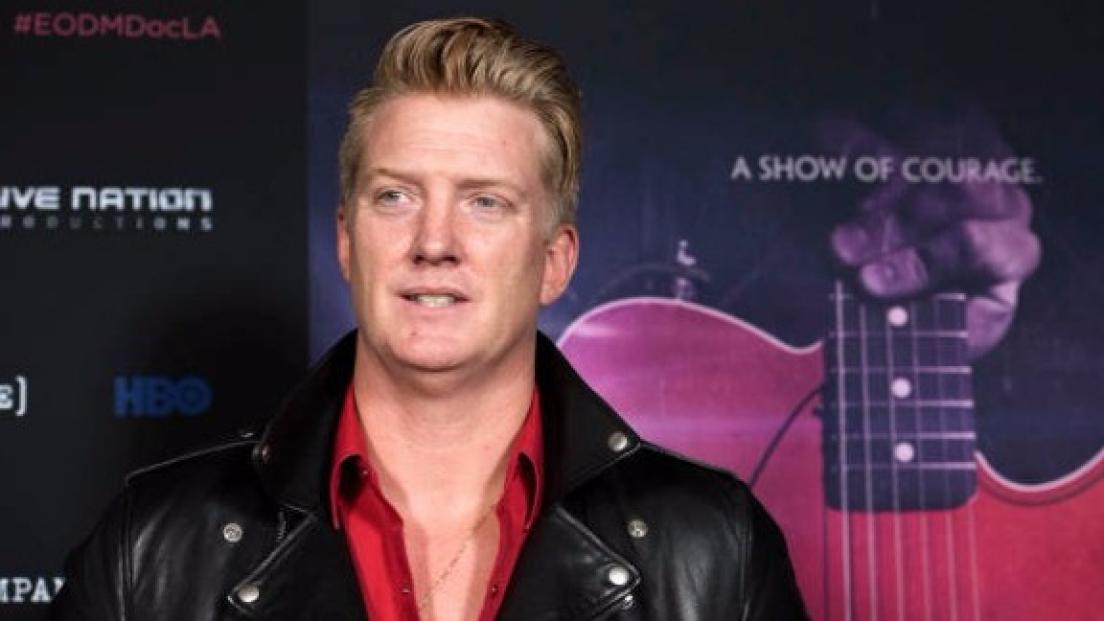 Josh Homme querelato per ingiurie da un cacciatore di autografi. Guarda il VIDEO