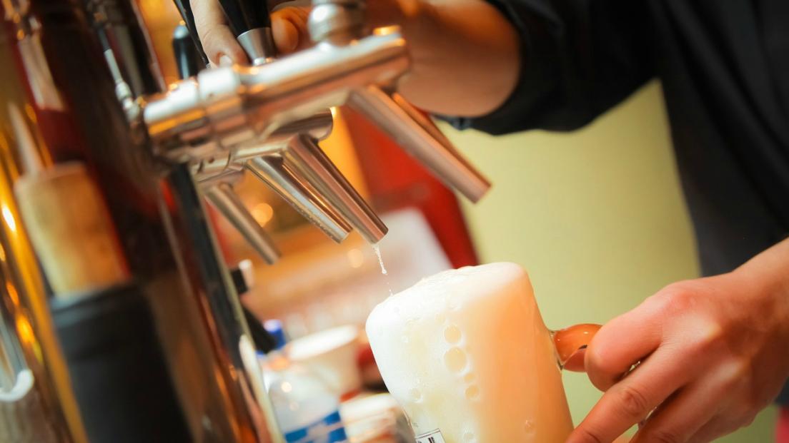 I paesi del mondo in cui la BIRRA costa meno: guarda la CLASSIFICA 2017!