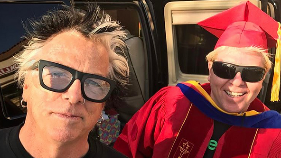 Offspring: Dexter Holland ha conseguito il Dottorato in biologia molecolare! Guarda la tesi e la lettera sui social