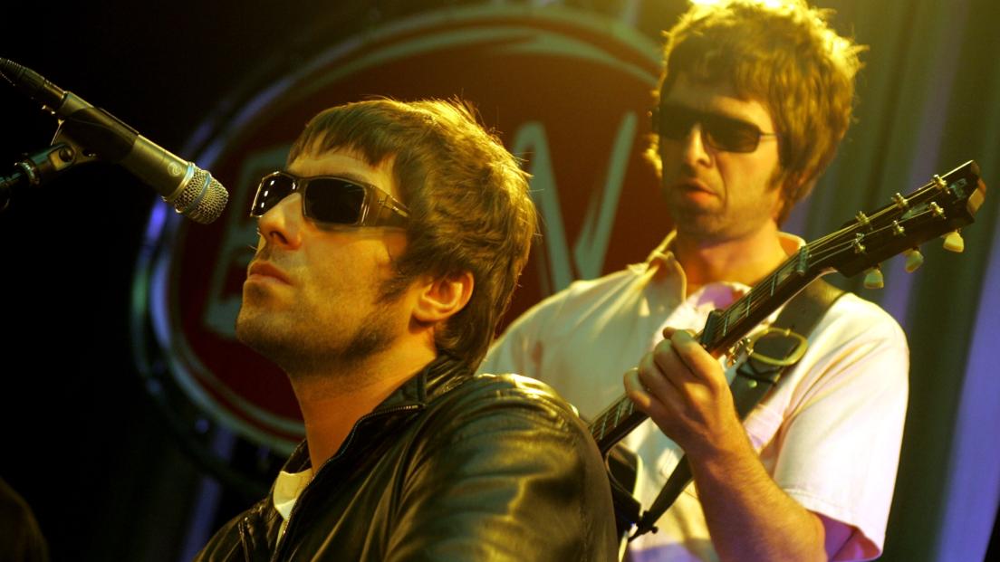 Oasis, Liam Gallagher risponde a Noel: “Se pubblichi vecchi demo assicurati che sia io a cantare!”