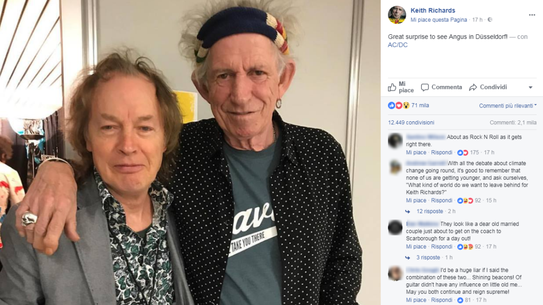 Angus Young con Keith Richards nel backstage dei Rolling Stones