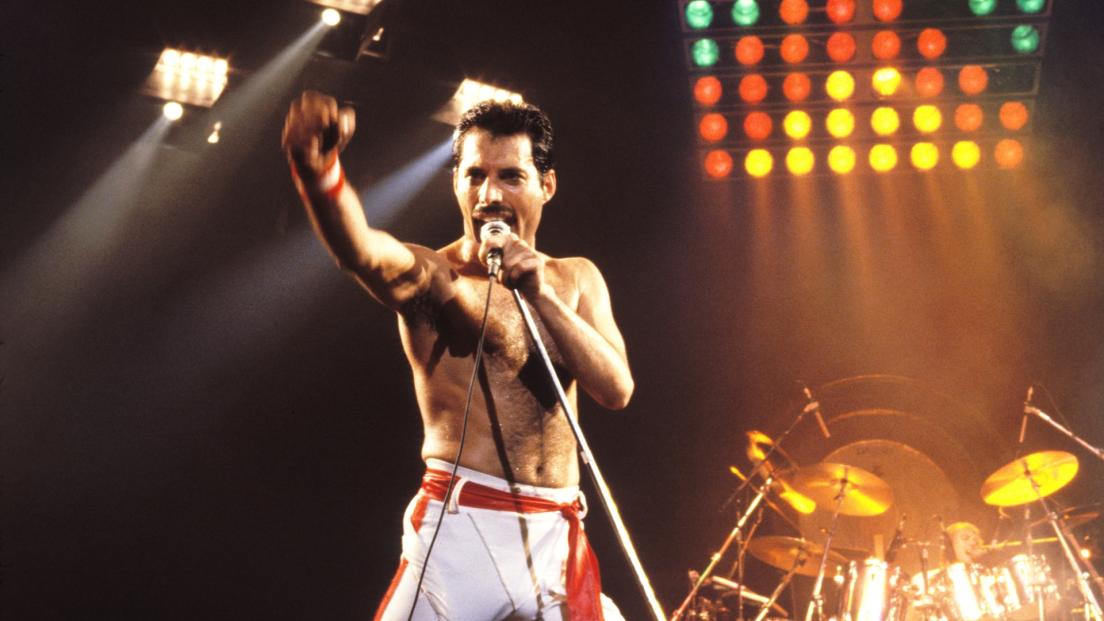 Freddie Mercury, ecco perché la famiglia ha bruciato molti oggetti della sua vita durante il funerale