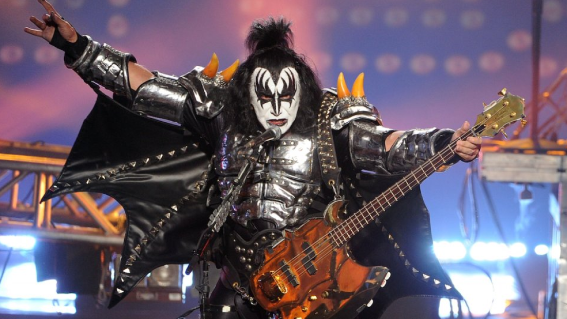 Gene Simmons (Kiss) è stato denunciato per molestie sessuali