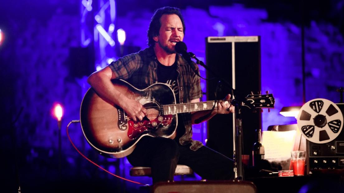 Eddie Vedder: la bellissima esibizione Ad Memoriam durante la cerimonia degli Oscar 2018. Guarda il video