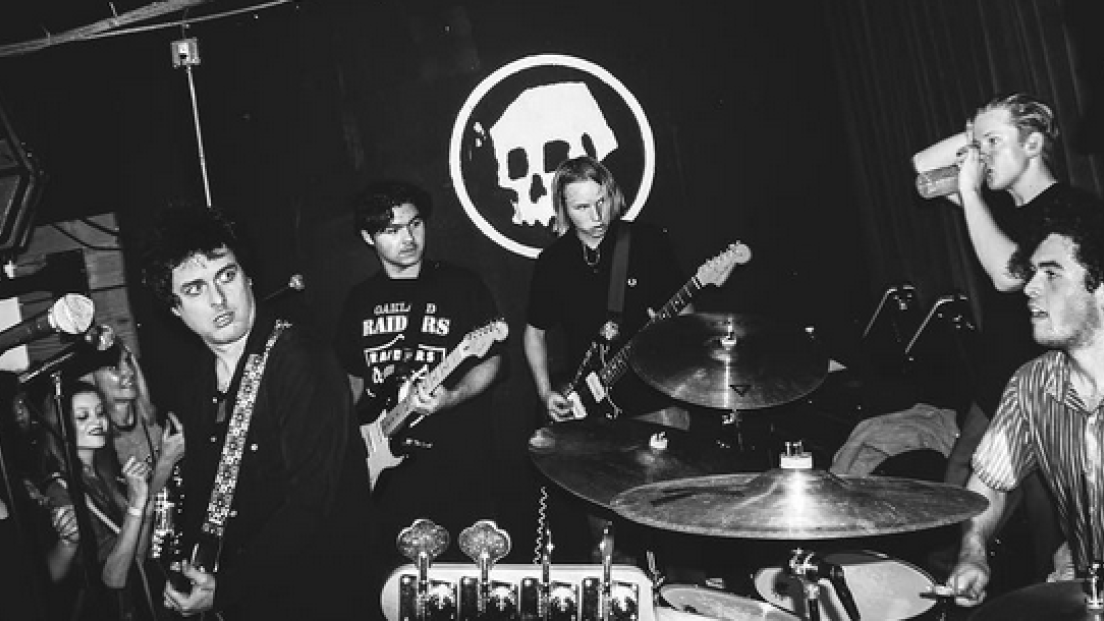 Billie Joe Armstrong: il progetto Longshot potrebbe coinvolgere i figli del frontman dei Green Day. Ascolta la clip