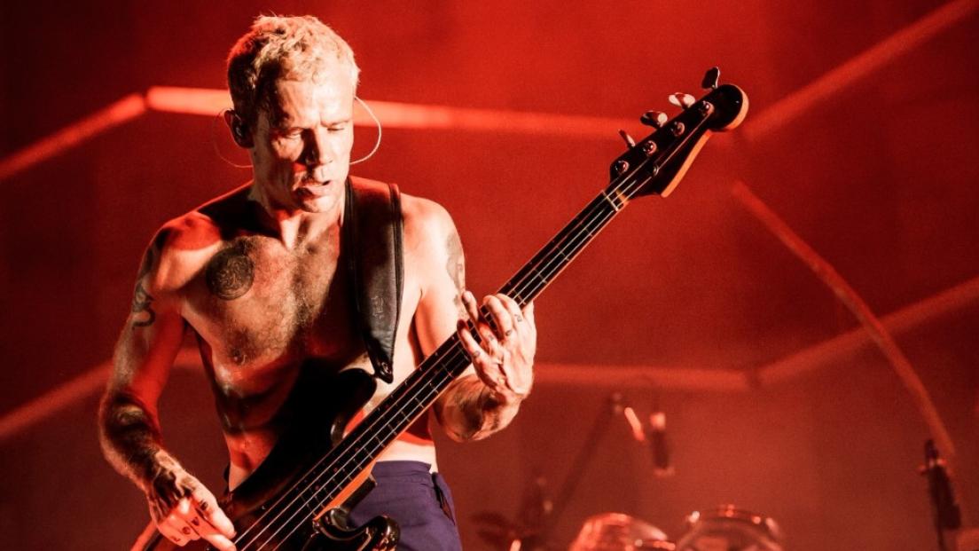 Red Hot Chili Peppers, Flea: "non permettere la formazione musicale a tutti i bambini è una forma di abuso sui minori"