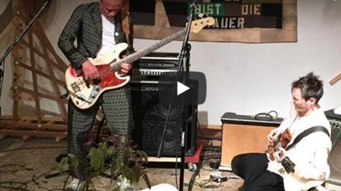 Red Hot Chili Peppers: l'omaggio di Flea e Josh Klinghoffer a John Frusciante. Guarda il video