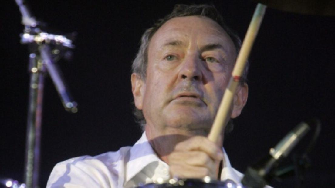 Pink Floyd: Nick Mason debutta in concerto con i ‘Saucerful of Secrets’, la sua nuova band. Guarda le foto e i video
