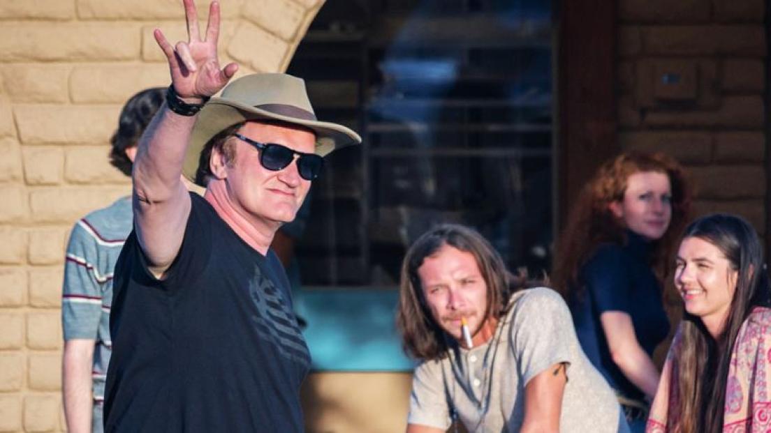 Quentin Tarantino: ecco le prime foto dal set di Once Upon A Time In Hollywood, il film con Brad Pitt, Leonardo Di Caprio e Al Pacino!