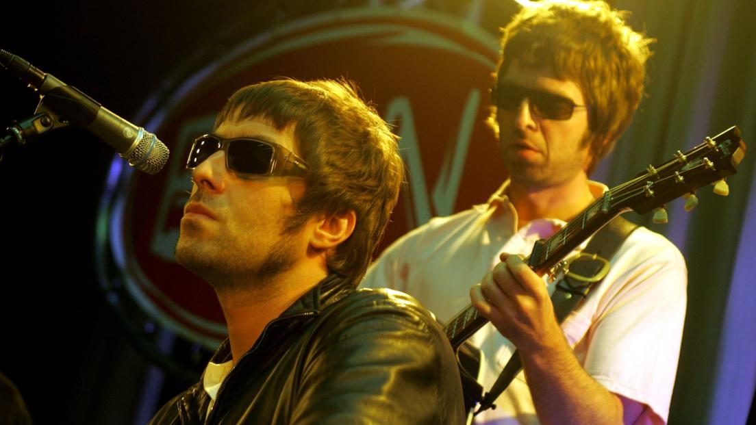 Oasis, l'ex produttore Alan McGee: "ora è impossibile rimettere insieme Noel e Liam. Solo una tragedia potrebbe farli riavvicinare"