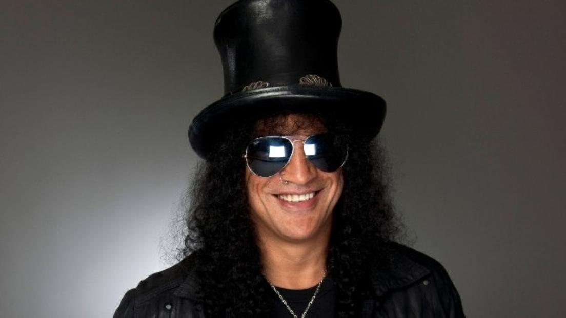 Slash: "sono stato multato di 110 euro per ogni sigaretta accesa, ecco come ho smesso di fumare"