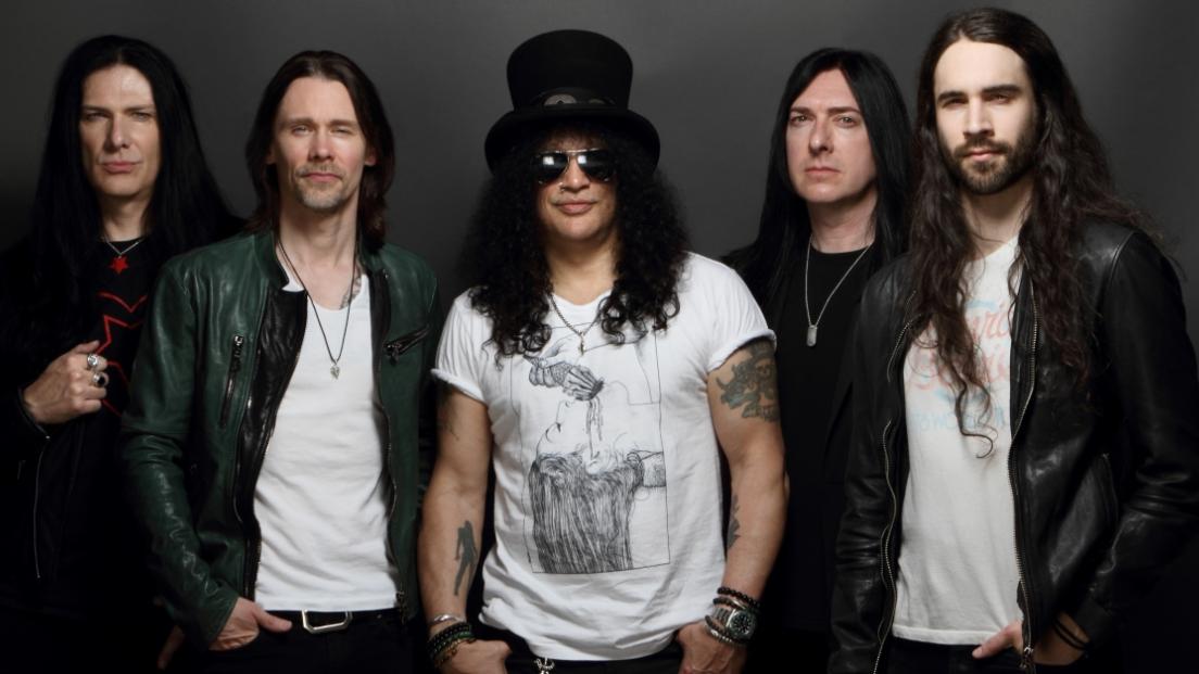 Slash ft. Myles Kennedy & The Conspirators: è uscito Driving Rain, il primo singolo dal nuovo album Living The Dream. Ascoltalo qui