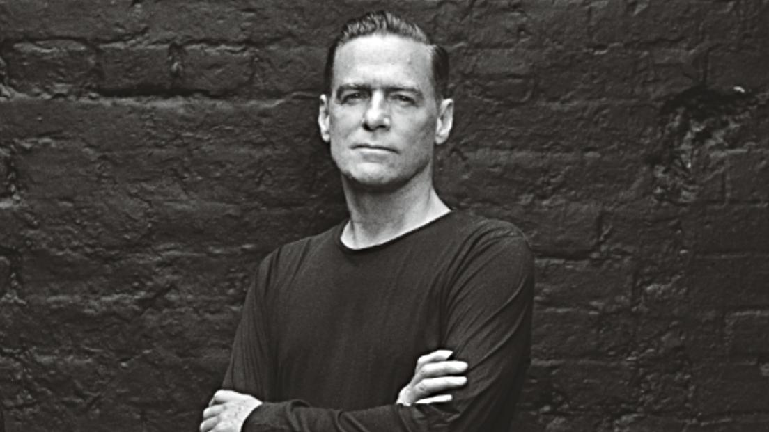 Bryan Adams fa l'eroe: si tuffa in mare e fa da scudo umano a una balena per salvarla dai bracconieri
