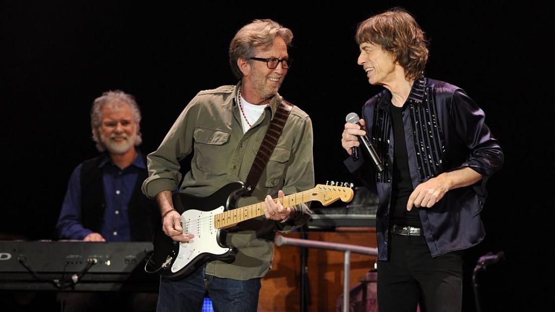 Mick Jagger ed Eric Clapton hanno donato un organo alla Chelsea Old Church di Londra da 750mila euro. Guarda la foto