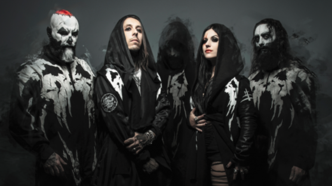 I Lacuna Coil festeggiano i 20 anni di carriera con Batman! Guarda l'immagine