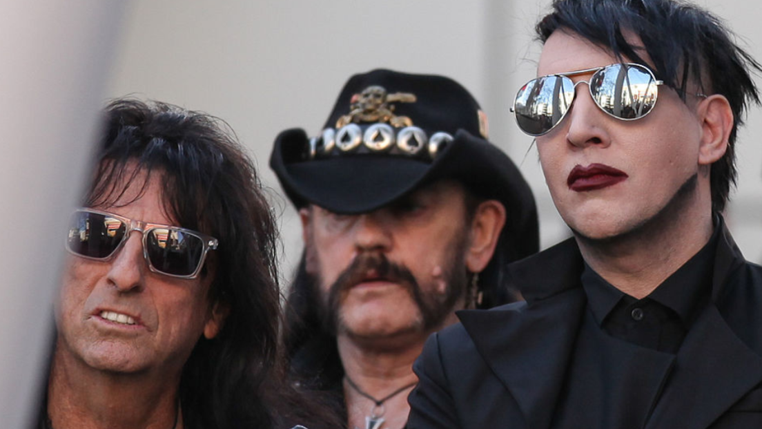 Alice Cooper ricorda Lemmy: “Per lui smettere di bere significava non bere una bottiglia intera di whisky ogni sera”