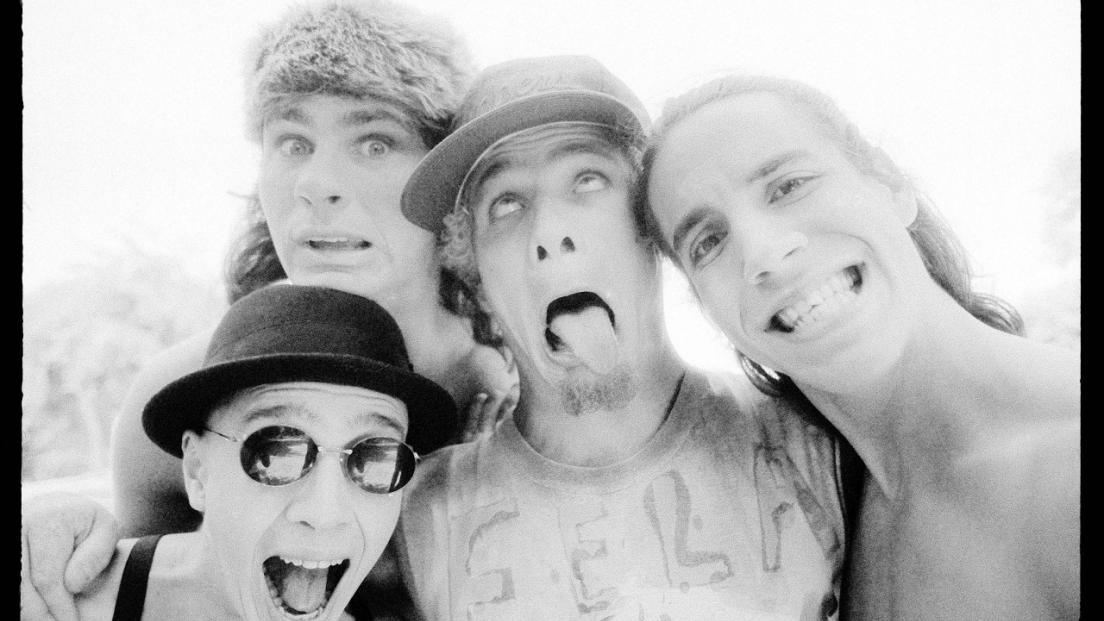 Red Hot Chili Peppers, John Frusciante chiese aiuto a sua mamma per la registrazione di Under The Bridge